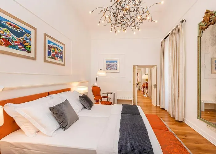 Apartament Palace Art Ii