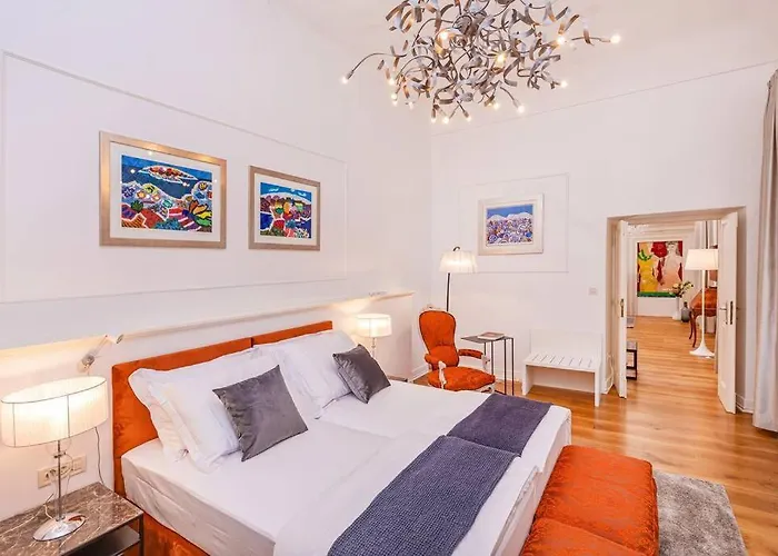 Apartament Palace Art Ii *